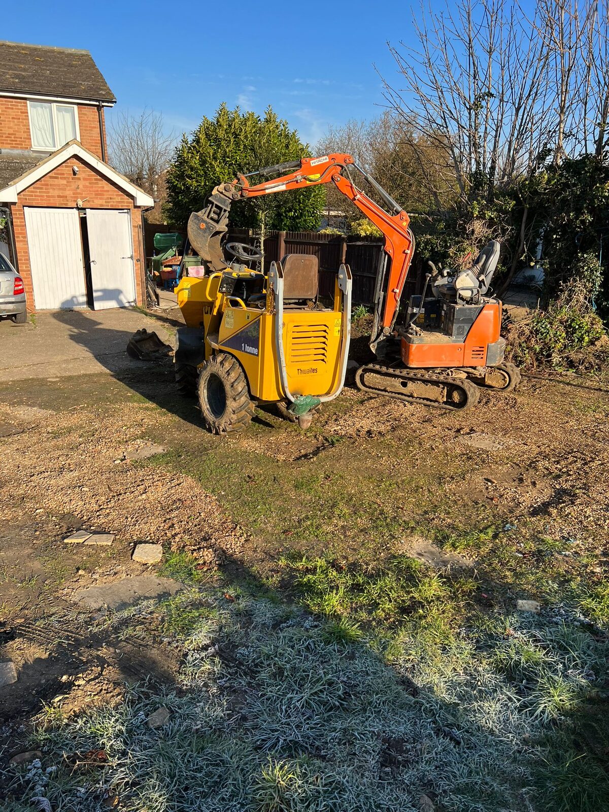 2 tonne mini digger and dumper on site